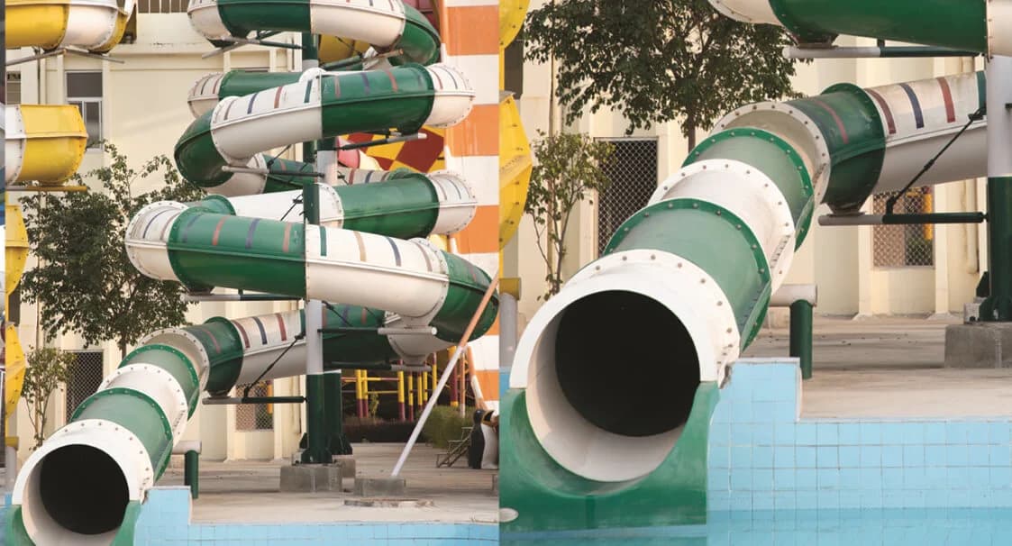 Green Hole - It is closed body slide where in riders slide through twist and turns.